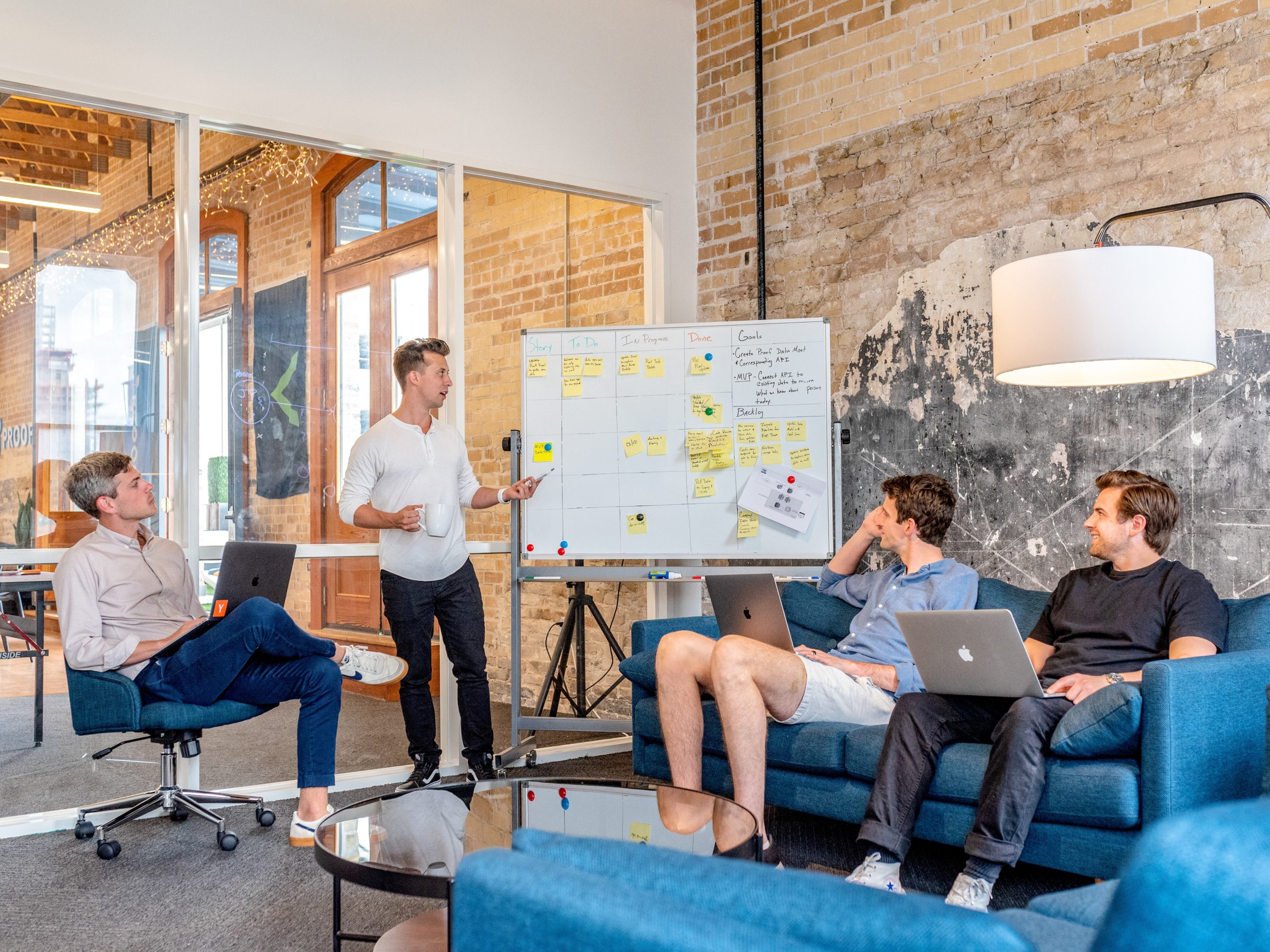 SAAS Startup to Make Your First Million: tips & strategies | EarnInvestLive